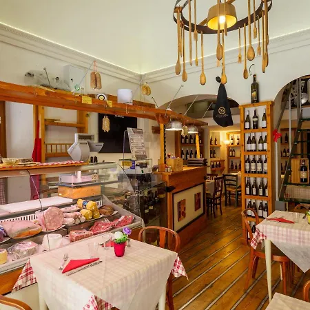 Отель Dei Priori Boutique Ассизи