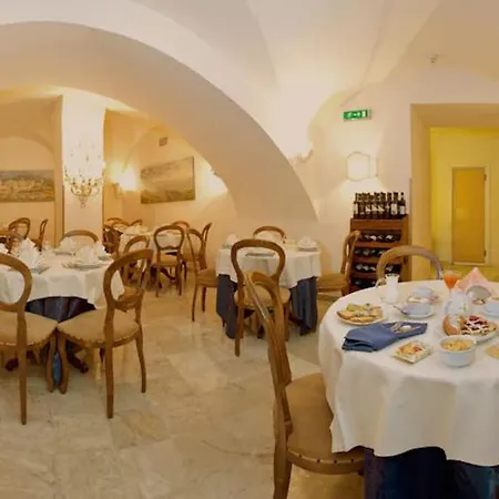 Dei Priori Boutique 4*