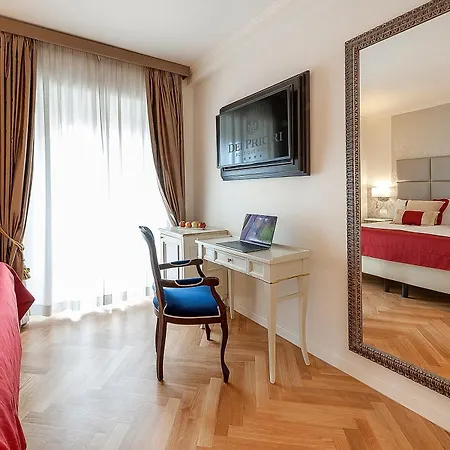 Dei Priori Boutique Отель