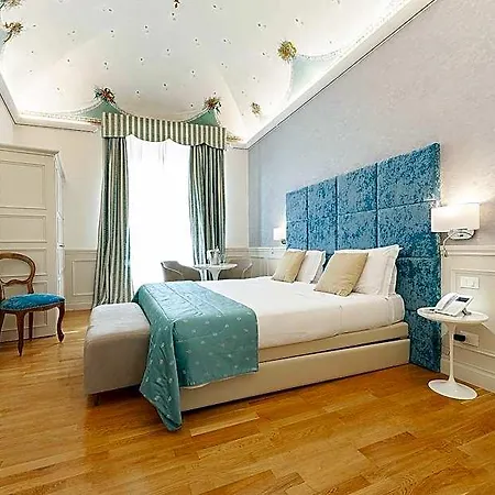 Dei Priori Boutique Asís